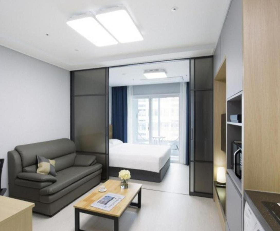 Yeosu Hotel First City Εξωτερικό φωτογραφία