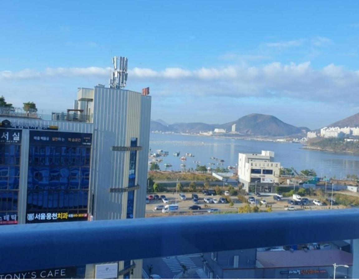 Yeosu Hotel First City Εξωτερικό φωτογραφία