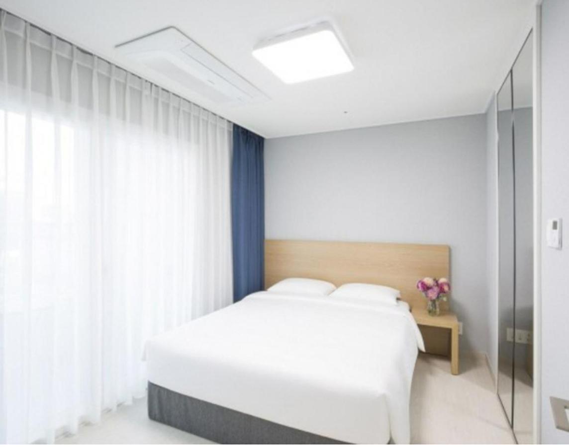 Yeosu Hotel First City Εξωτερικό φωτογραφία