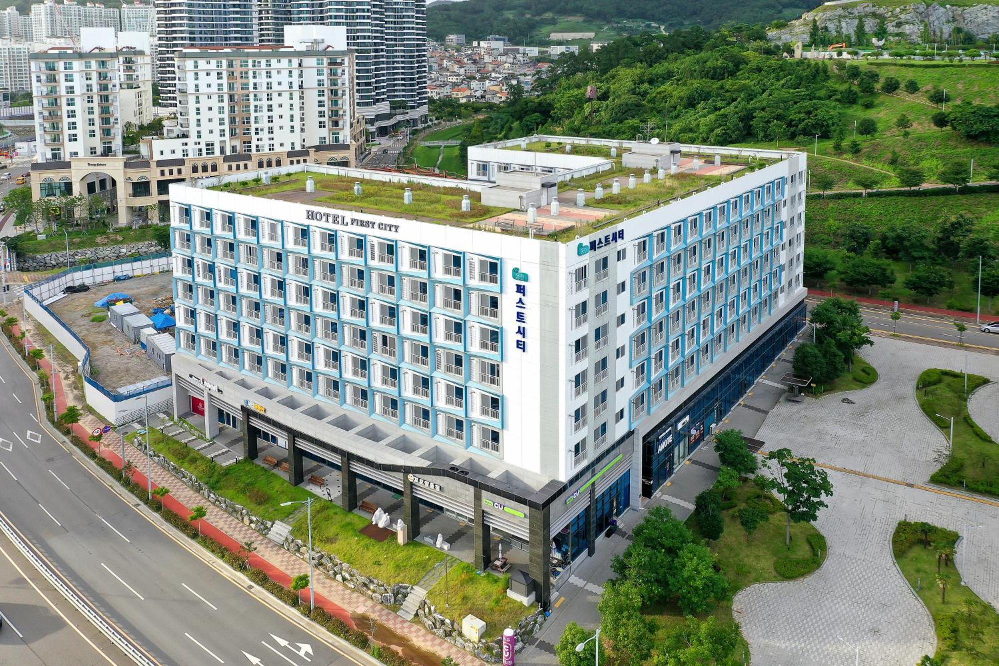 Yeosu Hotel First City Εξωτερικό φωτογραφία