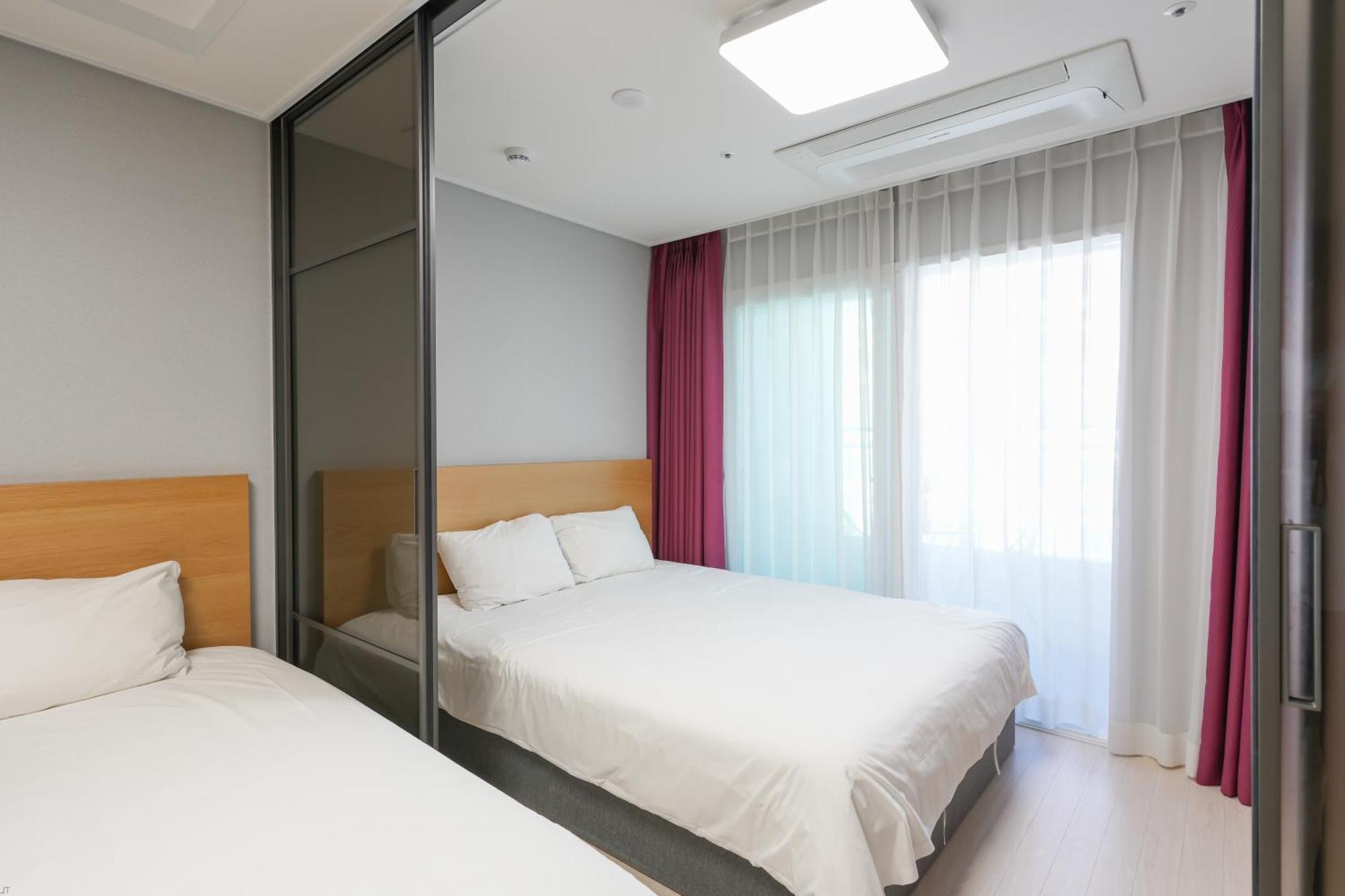 Yeosu Hotel First City Εξωτερικό φωτογραφία